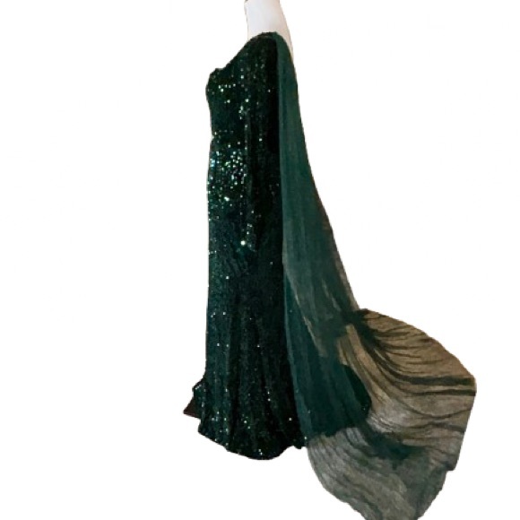 Emerald Green Sequin Gown Medium Stretch Formal Dress w/ Train - Picture 4 of 13